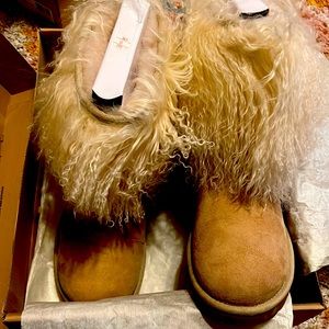 UGG Short Sheepskin Cuff Boot